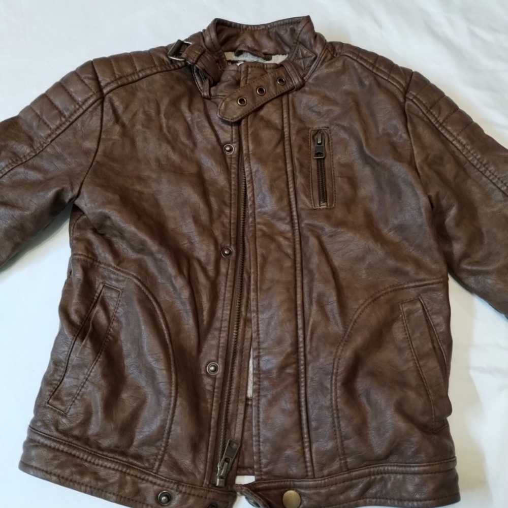 First wave winter jacket youth size‎ 4/5 zip button up